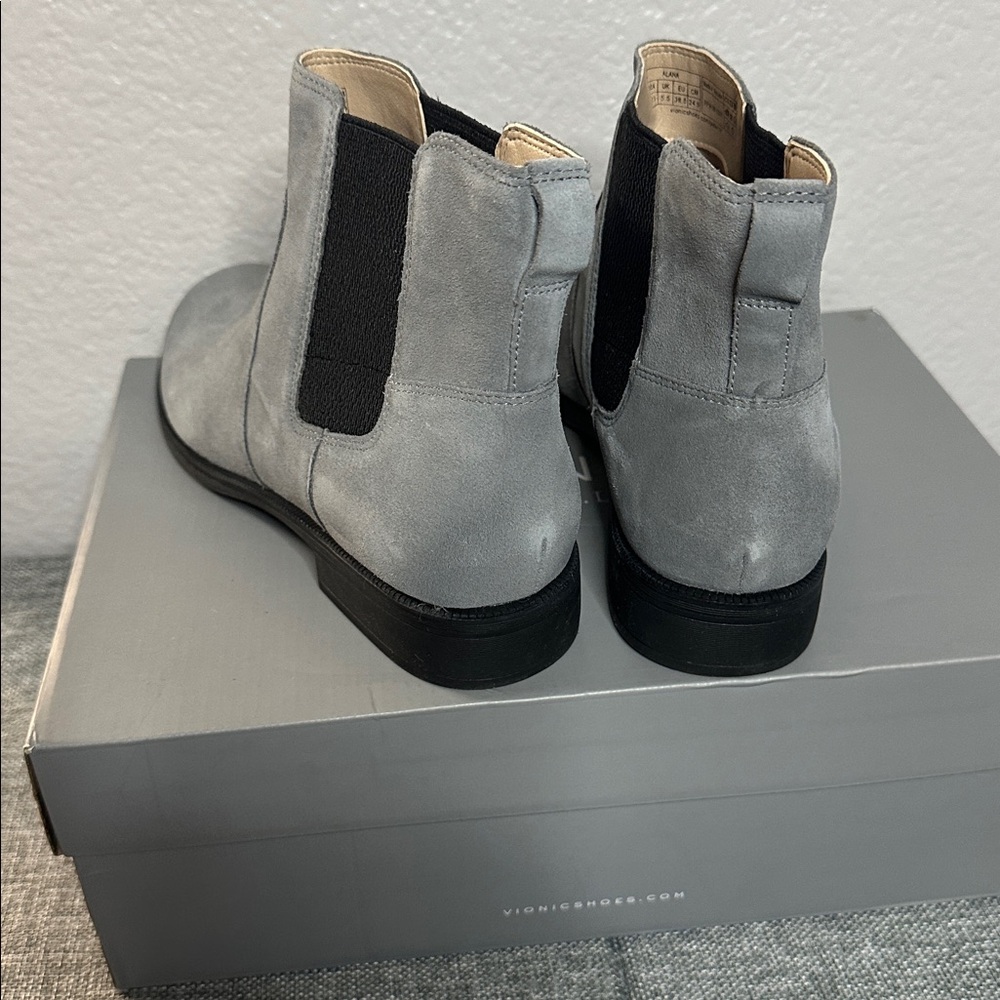 Vionic Light Gray/Charcoal Water Repellent Suede Chelsea Boots - Picture 5 of 7